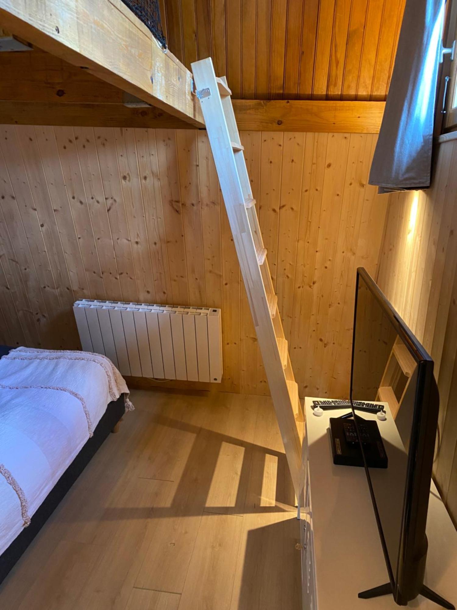 Bel Appartement Type Chalet Avec Balneo Et Jardin Greolieres Exteriér fotografie
